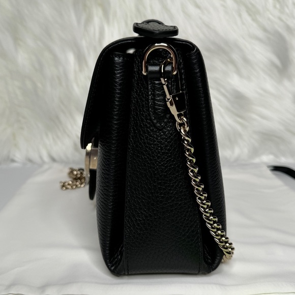 Gucci Interlocking Black Leather Chain Crossbody - Picture 4 of 13